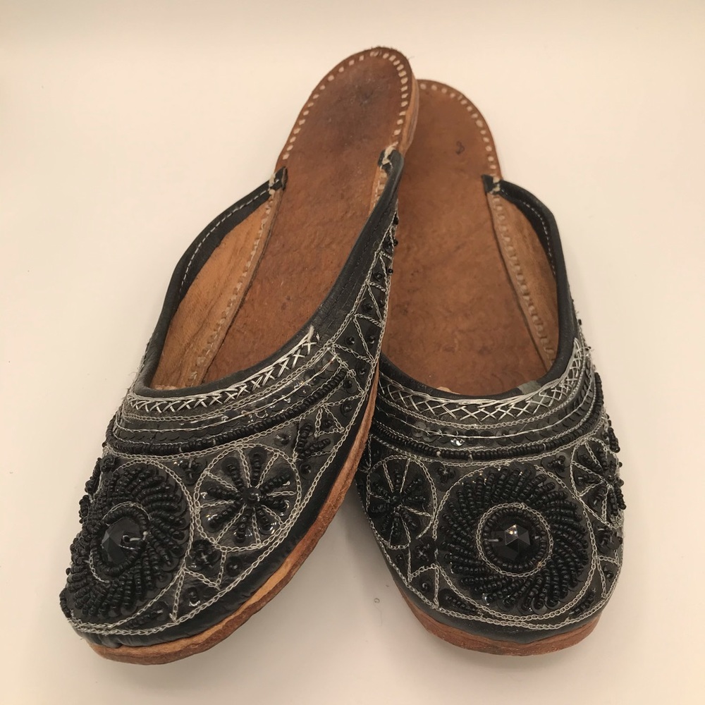 NWOT Black Size 8 Beaded Handmade Leather Indian Shoes